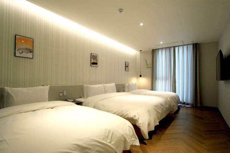 Perfect Hotel Gimhae Екстер'єр фото