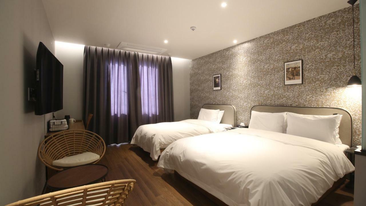 Perfect Hotel Gimhae Екстер'єр фото